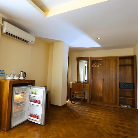 Queen'S Park Hotel Rangun Kültér fotó