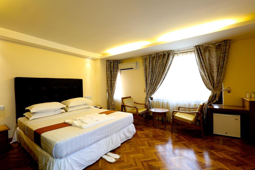 Queen'S Park Hotel Rangun Kültér fotó