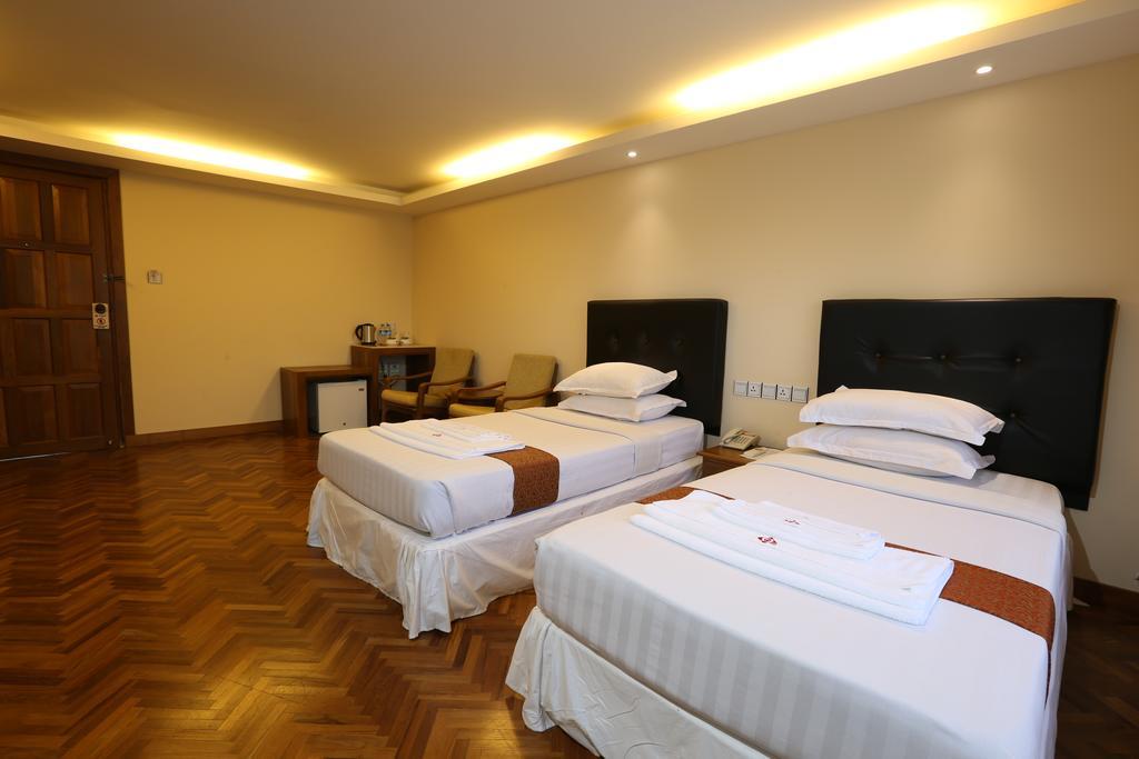 Queen'S Park Hotel Rangun Kültér fotó