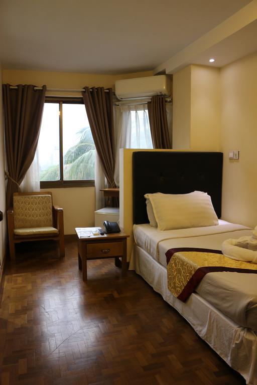 Queen'S Park Hotel Rangun Kültér fotó