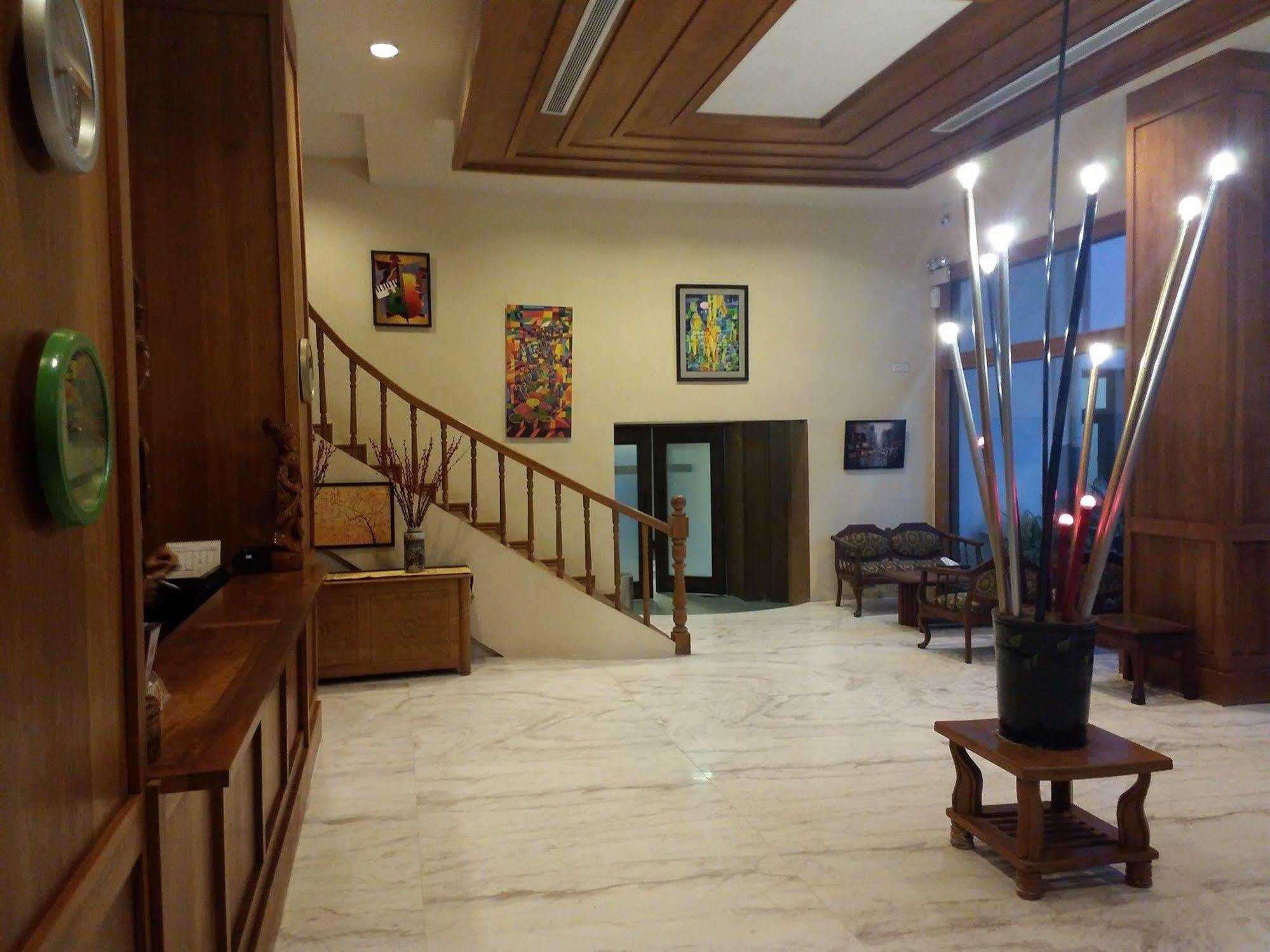Queen'S Park Hotel Rangun Kültér fotó