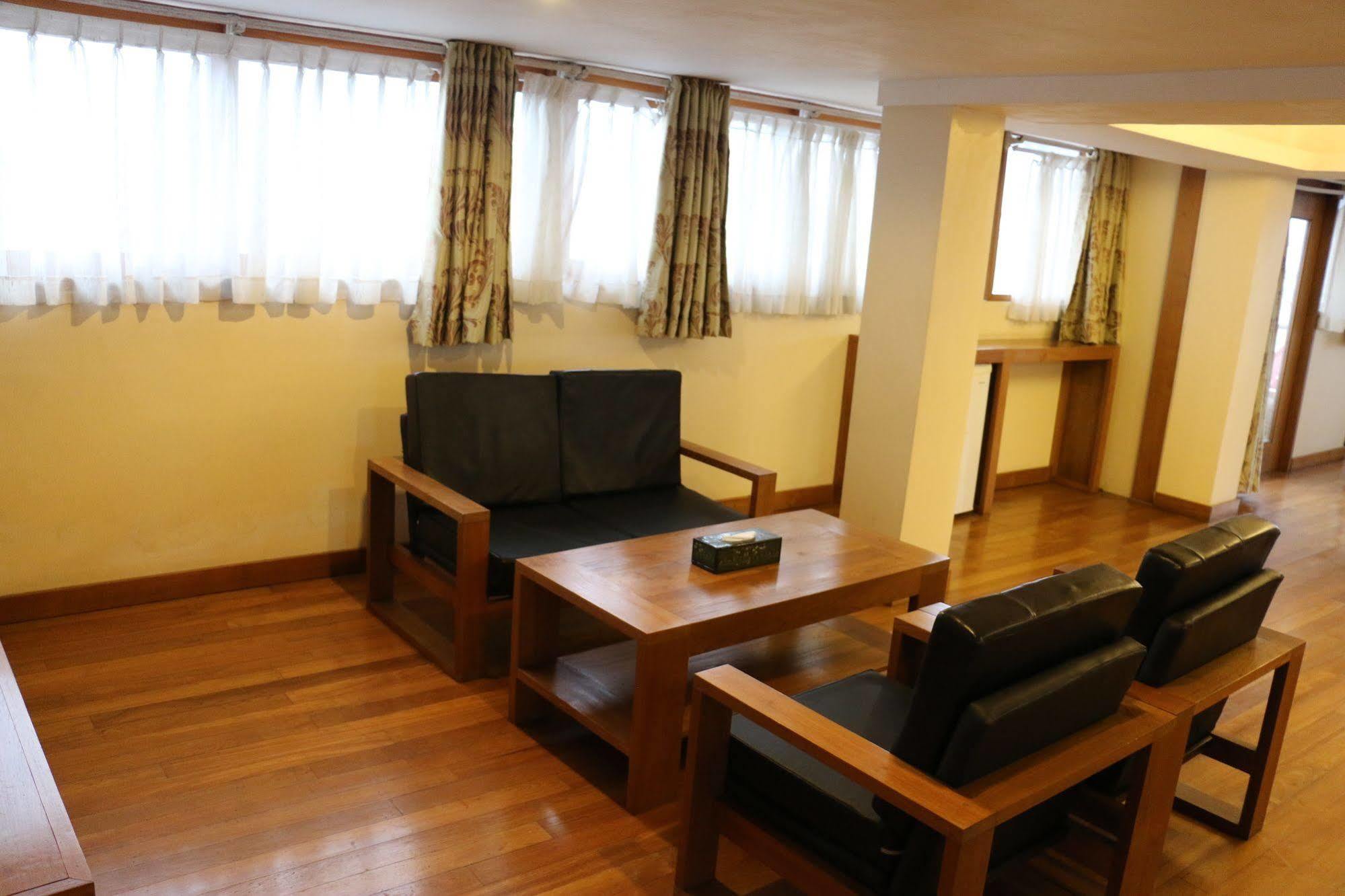 Queen'S Park Hotel Rangun Kültér fotó