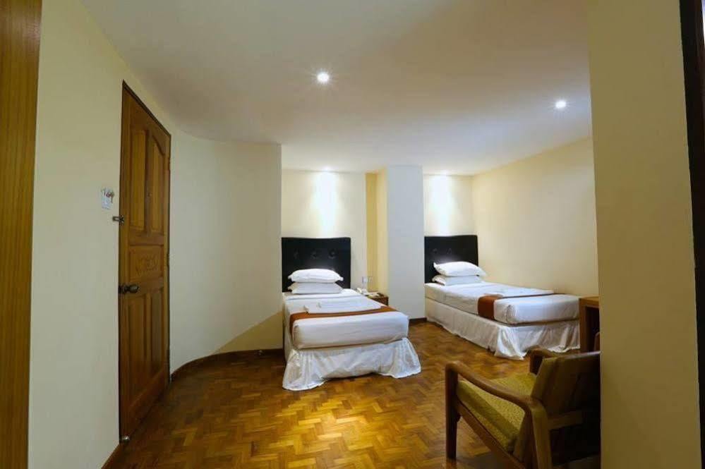 Queen'S Park Hotel Rangun Kültér fotó